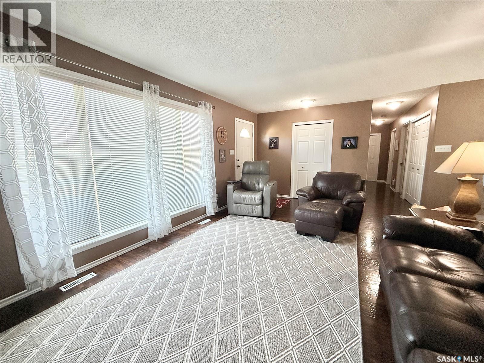 301 Rosher Street, Colonsay, SK - Indoor Photo Showing Other Room