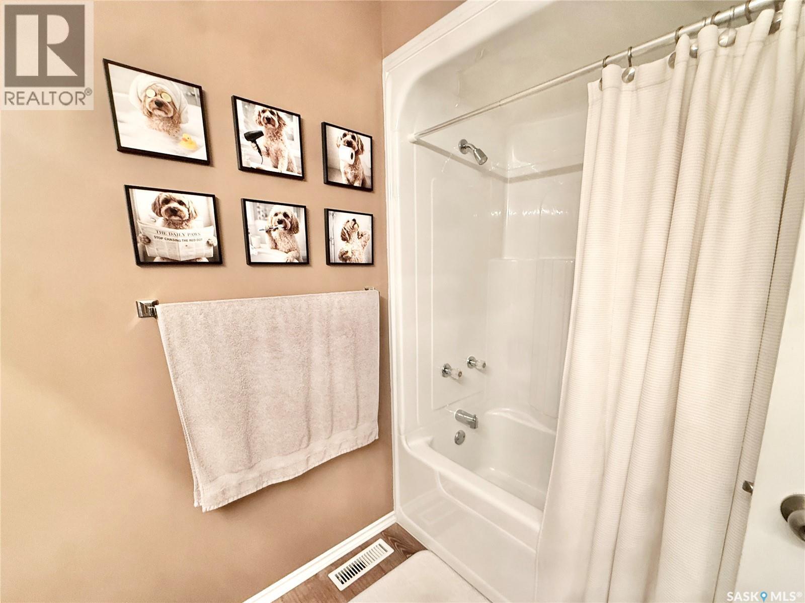 301 Rosher Street, Colonsay, SK - Indoor Photo Showing Bathroom