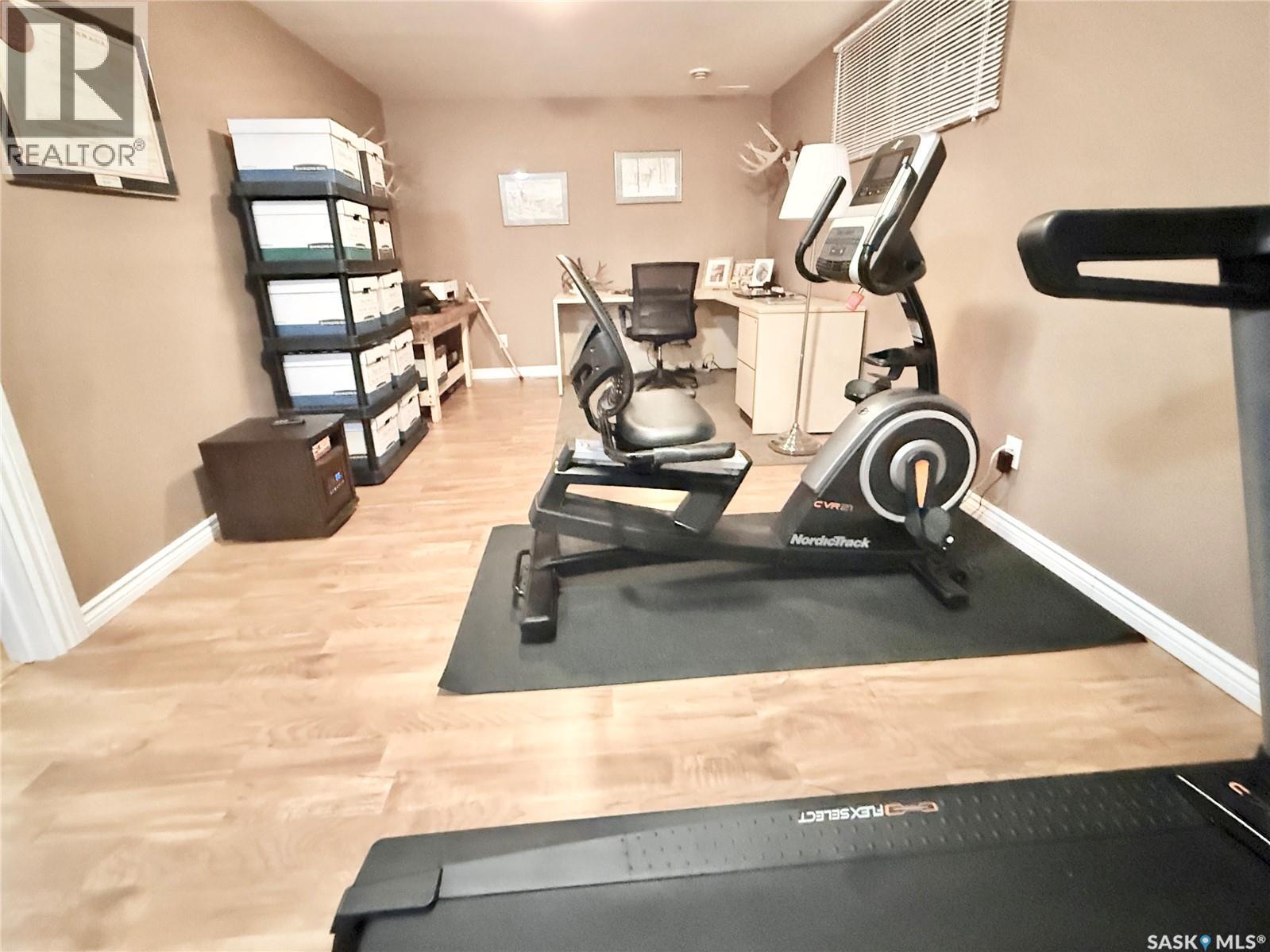 301 Rosher Street, Colonsay, SK - Indoor Photo Showing Gym Room