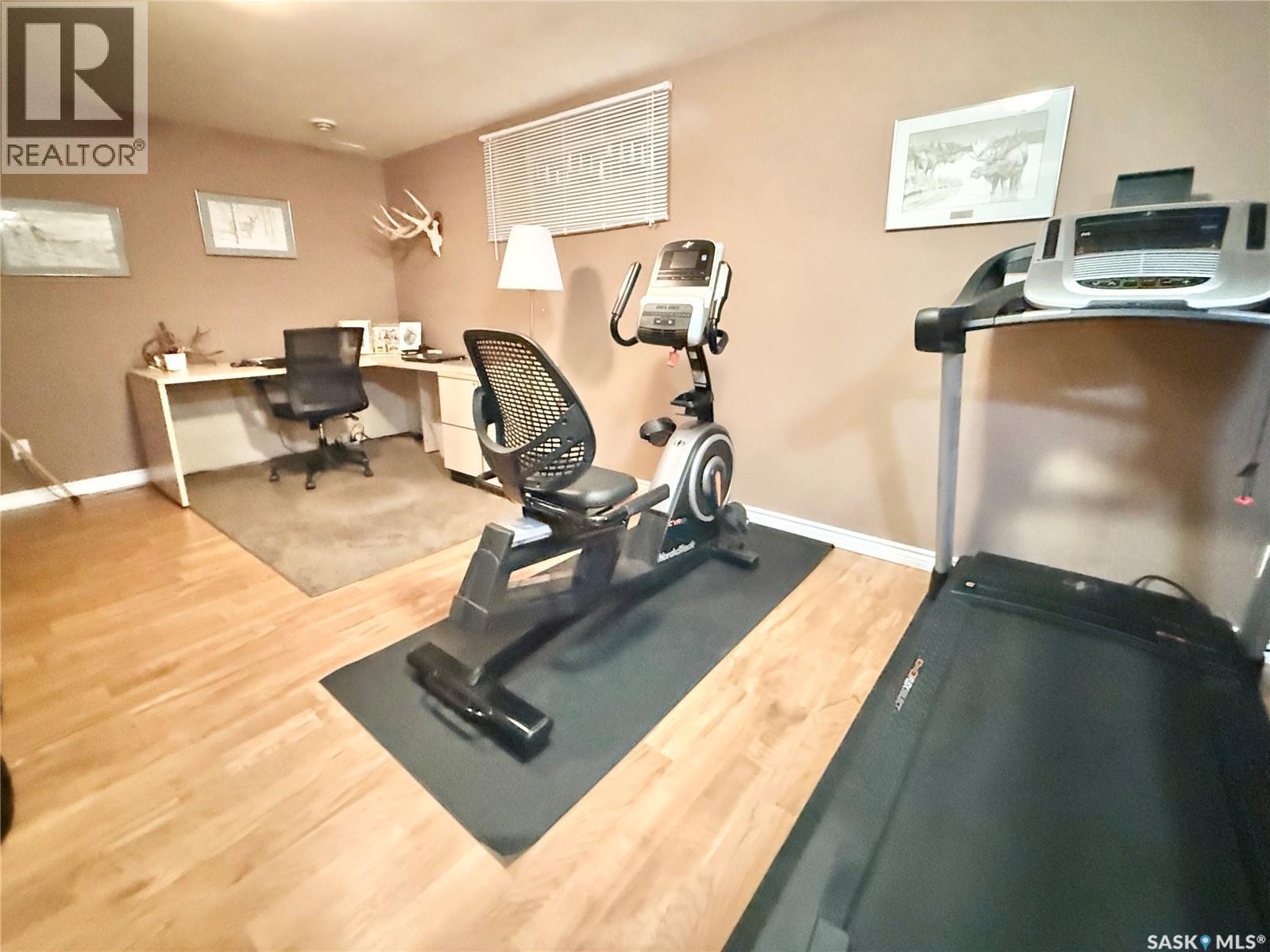 301 Rosher Street, Colonsay, SK - Indoor Photo Showing Gym Room