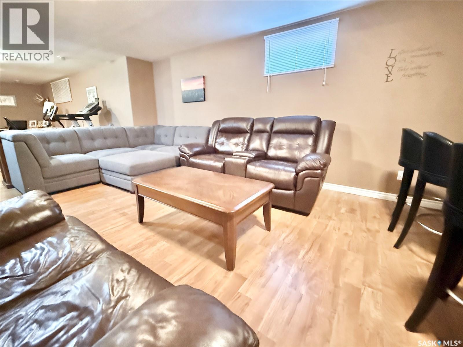 301 Rosher Street, Colonsay, SK - Indoor Photo Showing Living Room
