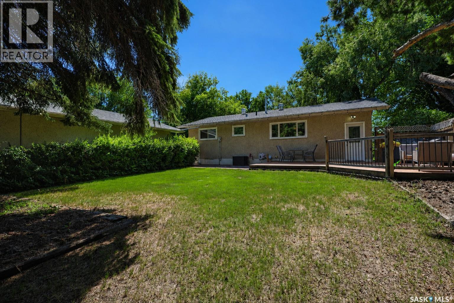 984 Bradshaw Place, Prince Albert, SK - Outdoor