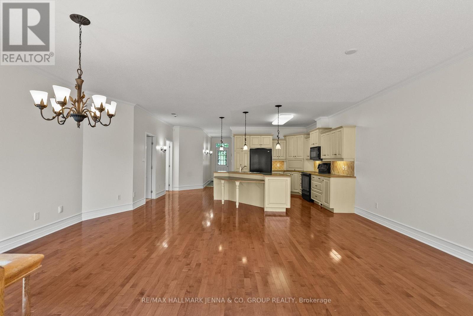 110 Heathercrest Private, Ottawa, ON - Indoor
