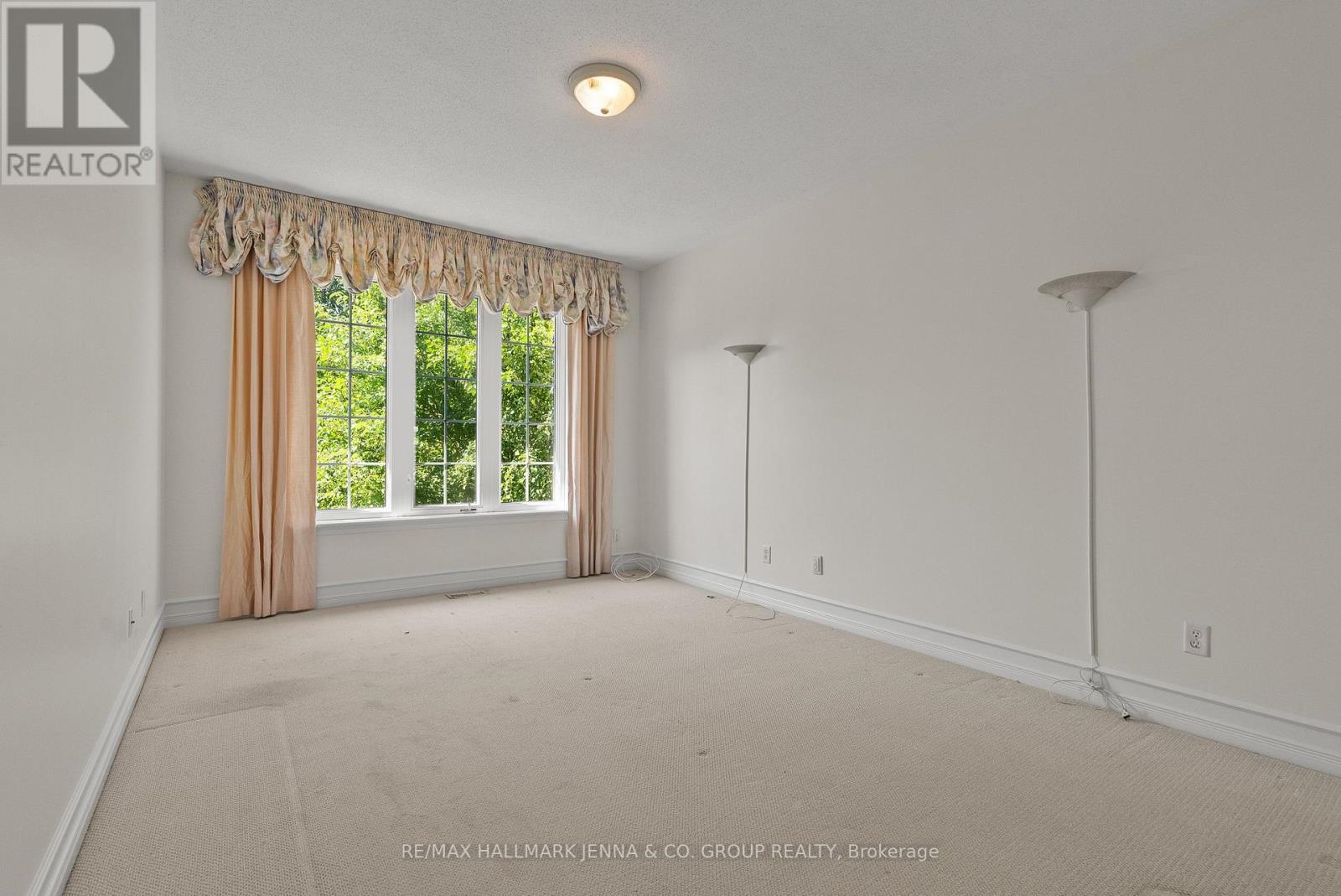 110 Heathercrest Private, Ottawa, ON - Indoor Photo Showing Other Room