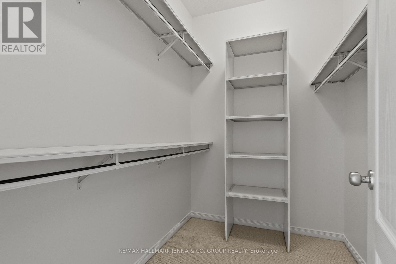 110 Heathercrest Private, Ottawa, ON - Indoor With Storage