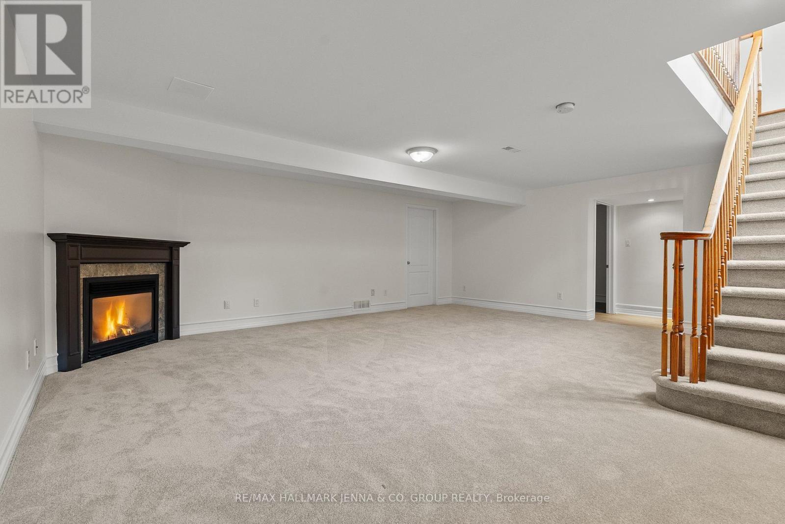 110 Heathercrest Private, Ottawa, ON - Indoor With Fireplace