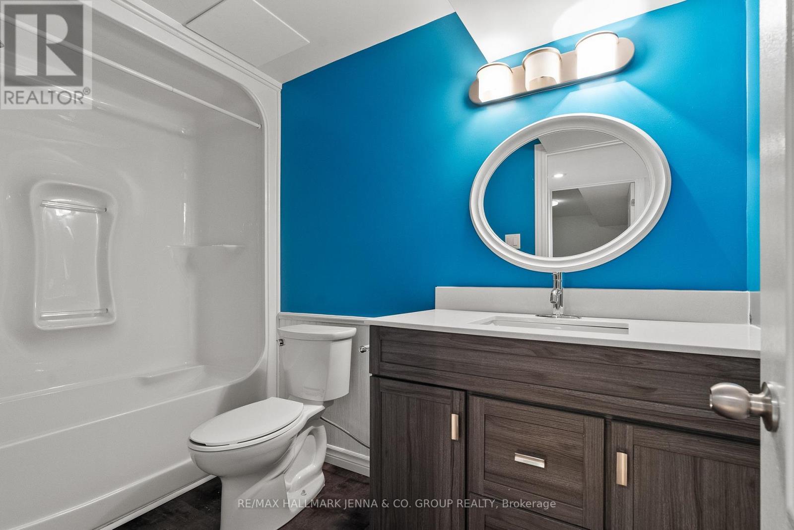 110 Heathercrest Private, Ottawa, ON - Indoor Photo Showing Bathroom
