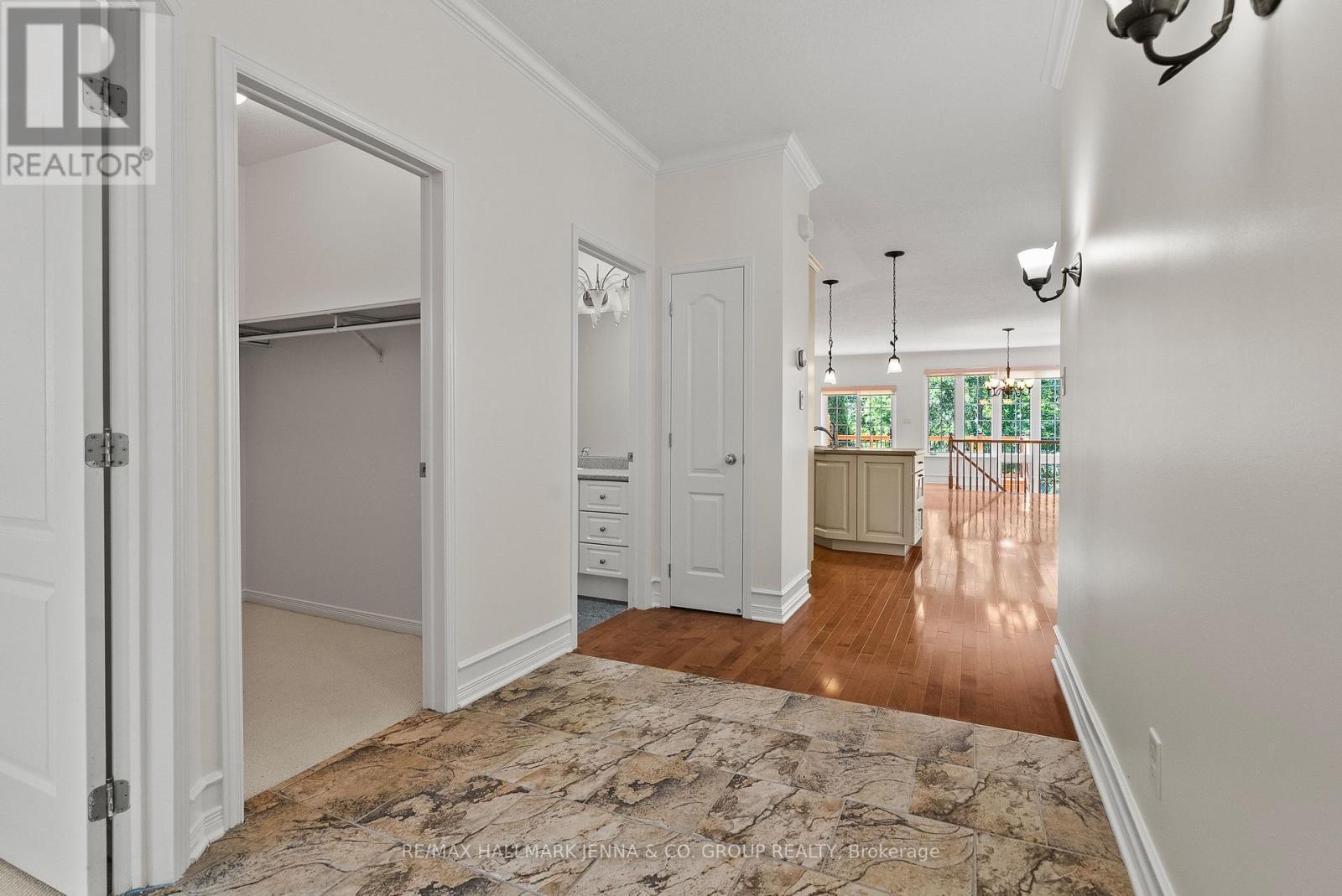 110 Heathercrest Private, Ottawa, ON - Indoor Photo Showing Other Room