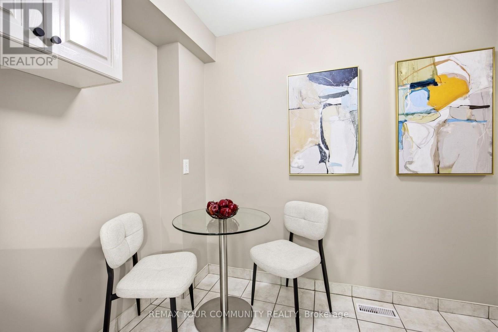 32 - 80 Dundalk Drive, Toronto, ON - Indoor Photo Showing Dining Room