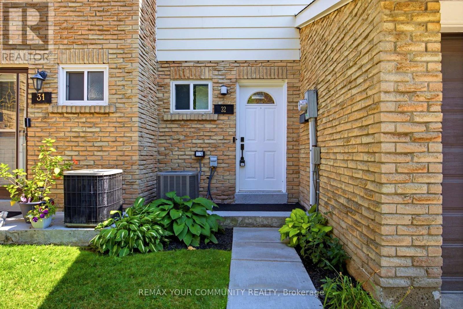 32 - 80 Dundalk Drive, Toronto, ON - Outdoor With Exterior