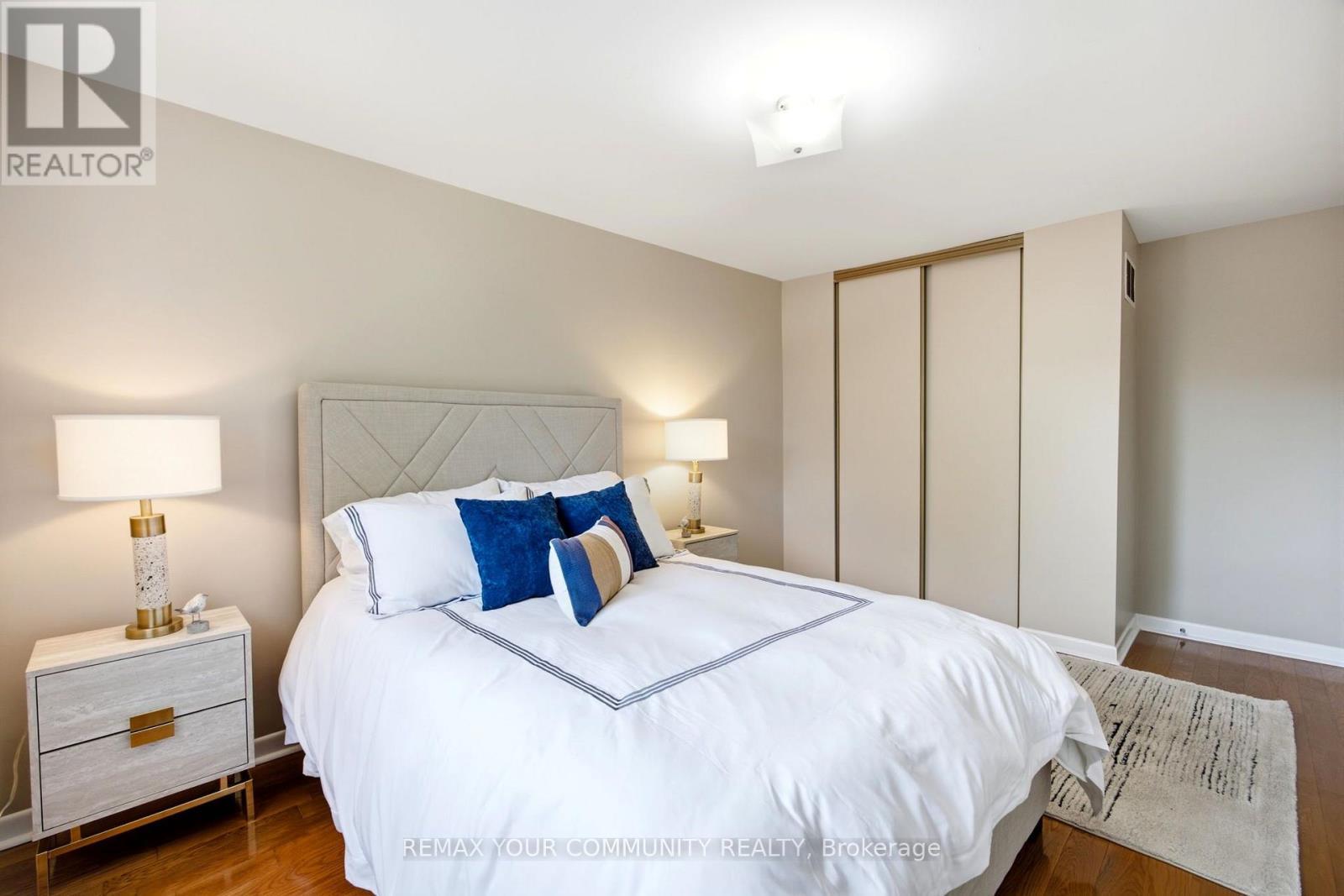 32 - 80 Dundalk Drive, Toronto, ON - Indoor Photo Showing Bedroom