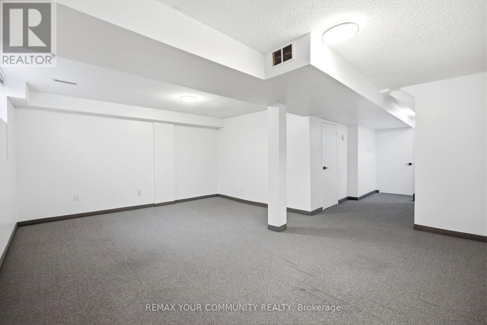 32 - 80 Dundalk Drive, Toronto, ON - Indoor Photo Showing Other Room