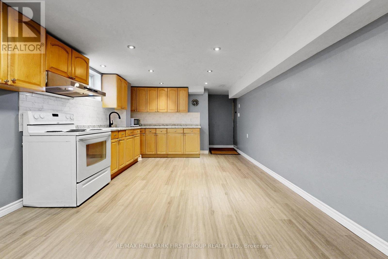 Basement - 33 Robbinstone Drive, Toronto, ON - Indoor Photo Showing Kitchen