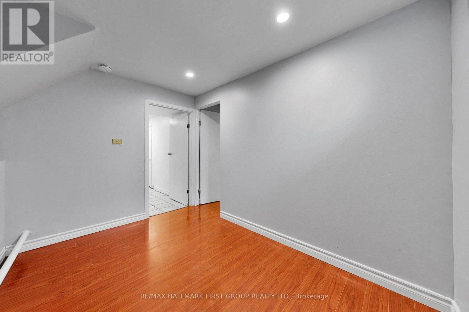 Basement - 33 Robbinstone Drive, Toronto, ON - Indoor Photo Showing Other Room