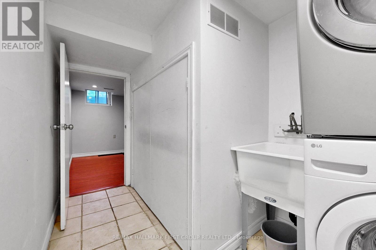Basement - 33 Robbinstone Drive, Toronto, ON - Indoor Photo Showing Laundry Room
