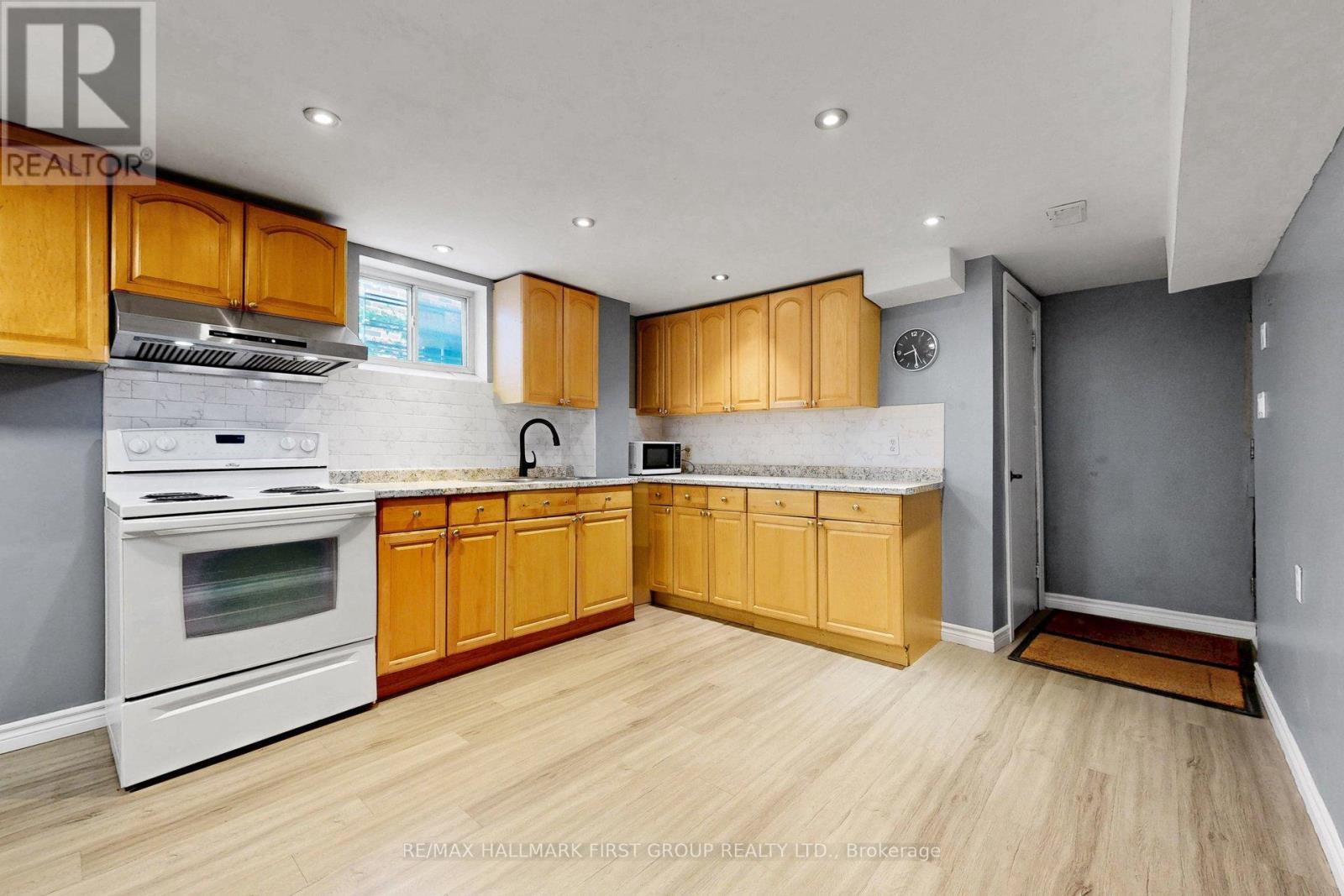 Basement - 33 Robbinstone Drive, Toronto, ON - Indoor Photo Showing Kitchen