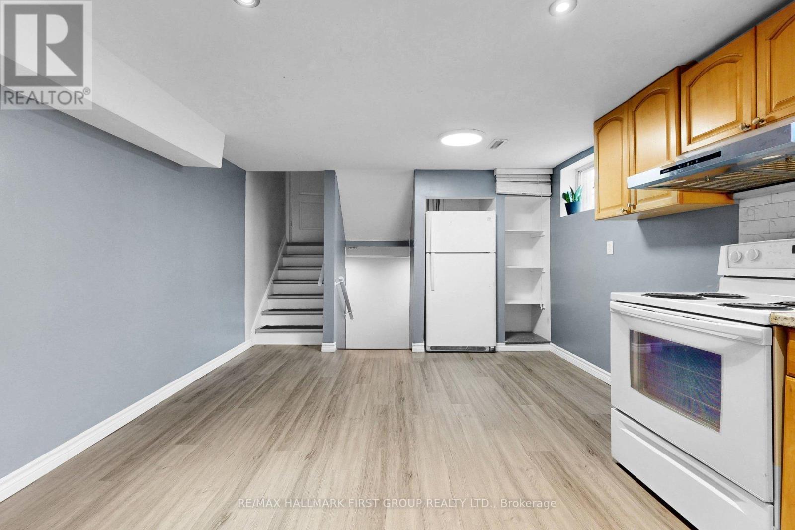 Basement - 33 Robbinstone Drive, Toronto, ON - Indoor Photo Showing Kitchen
