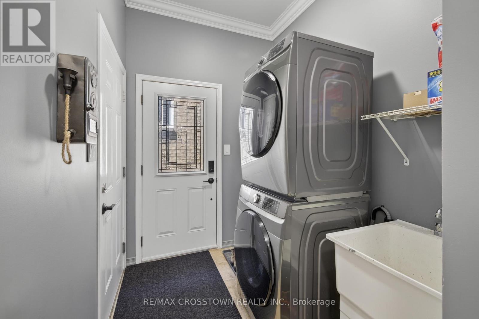 2197 Batters Loop, Innisfil, ON - Indoor Photo Showing Laundry Room