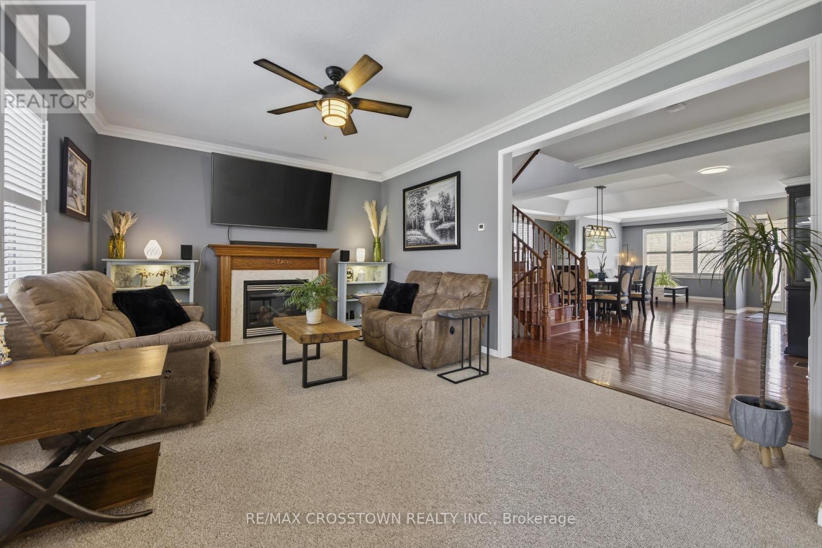 2197 Batters Loop, Innisfil, ON - Indoor Photo Showing Living Room With Fireplace