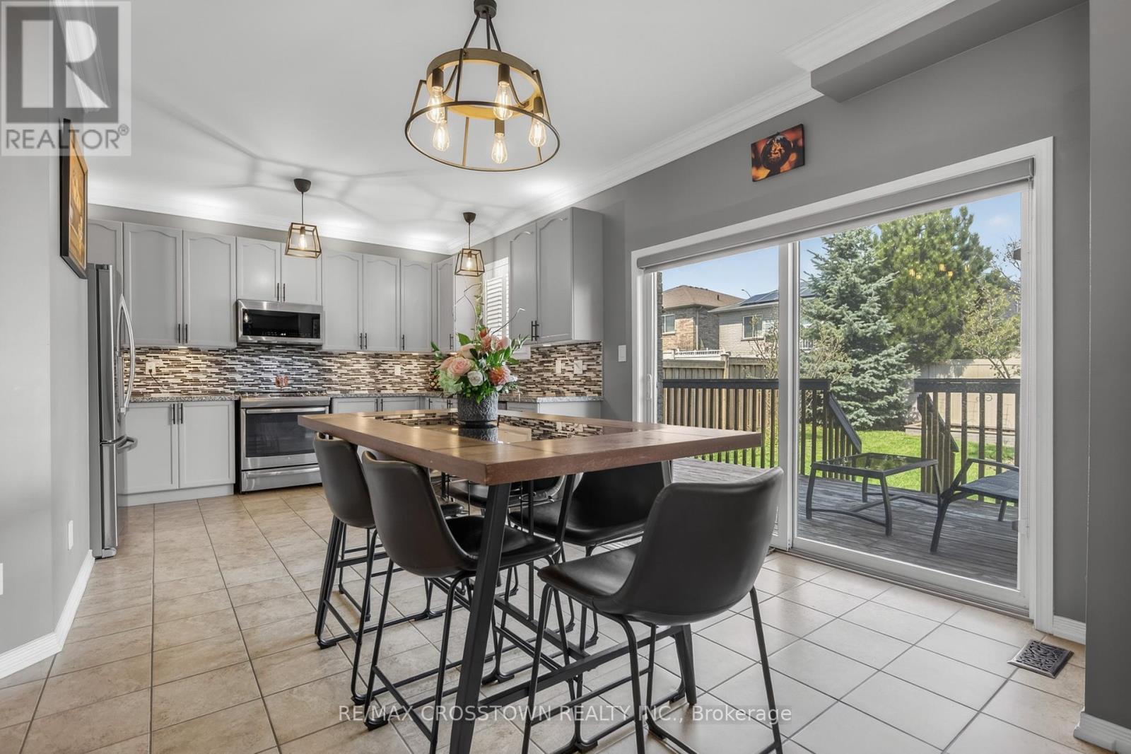2197 Batters Loop, Innisfil, ON - Indoor Photo Showing Dining Room