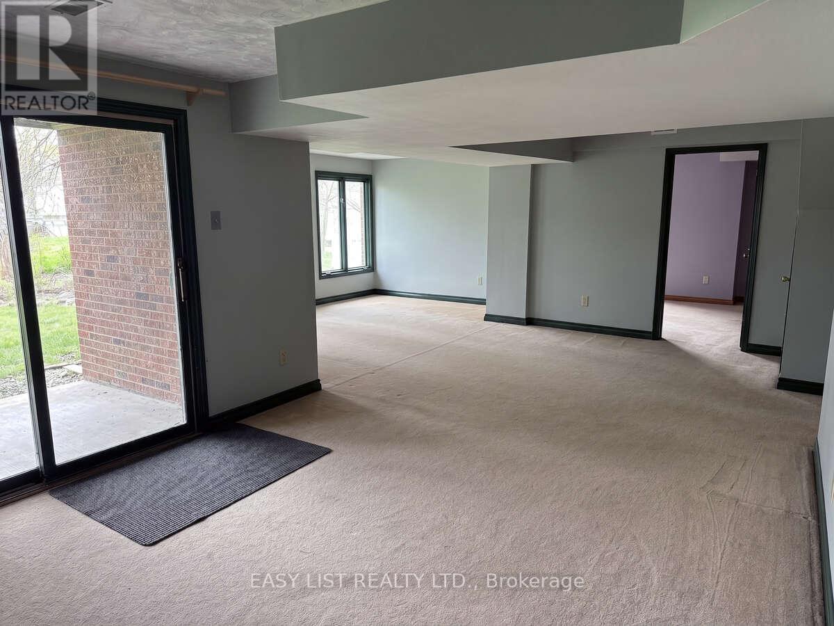 208 Anastasia Terrace, Mississauga, ON - Indoor Photo Showing Other Room