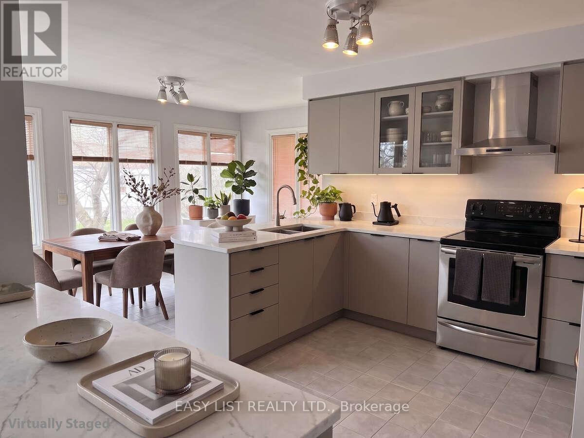 208 Anastasia Terrace, Mississauga, ON - Indoor Photo Showing Kitchen With Double Sink