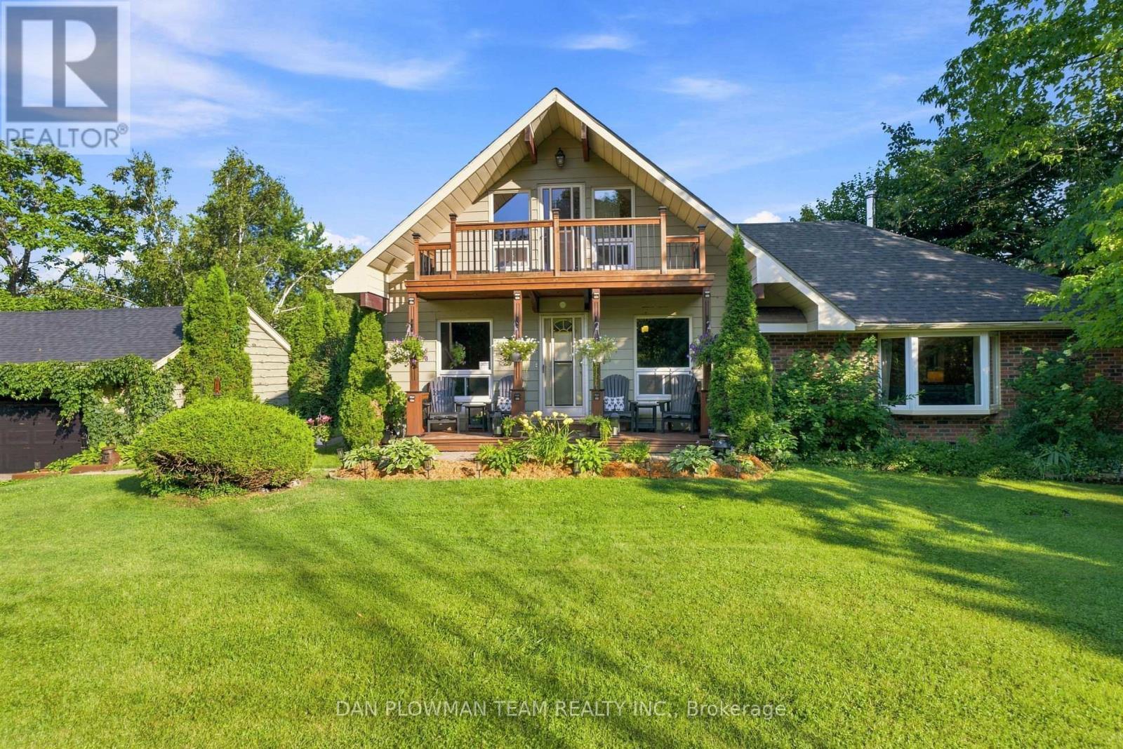 9 Valley Road, Cavan Monaghan, ON - Outdoor With Deck Patio Veranda