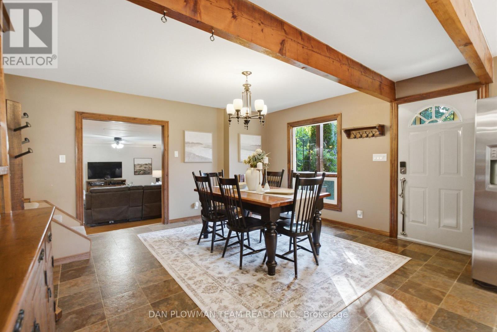 9 Valley Road, Cavan Monaghan, ON - Indoor Photo Showing Dining Room