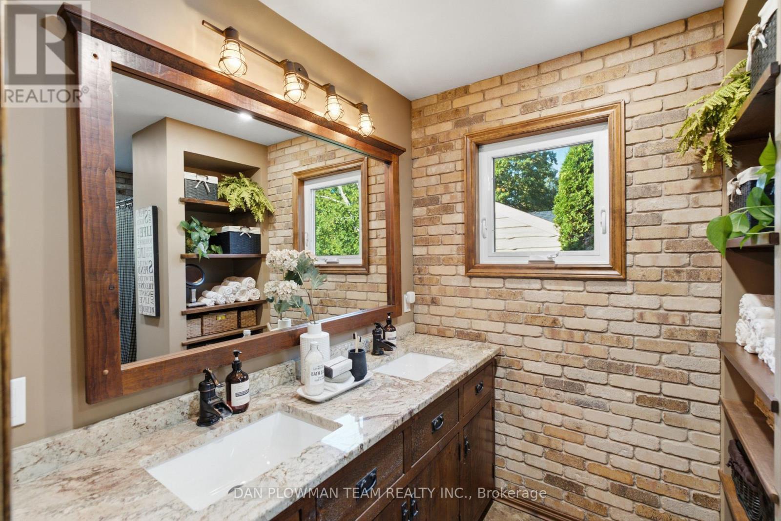 9 Valley Road, Cavan Monaghan, ON - Indoor Photo Showing Bathroom