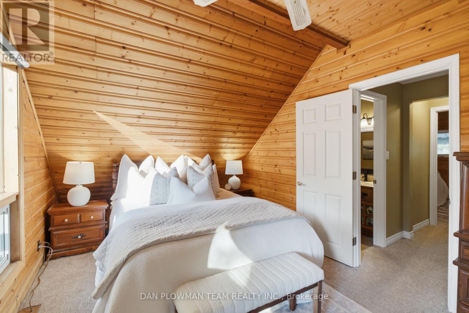 9 Valley Road, Cavan Monaghan, ON - Indoor Photo Showing Bedroom