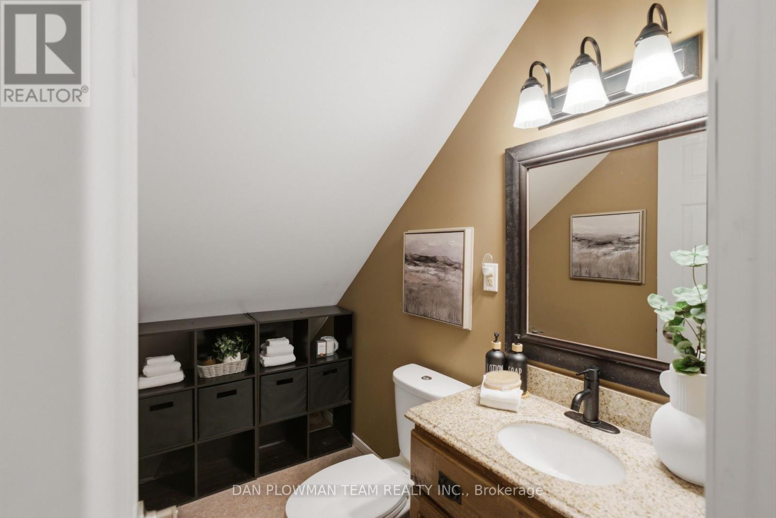 9 Valley Road, Cavan Monaghan, ON - Indoor Photo Showing Bathroom