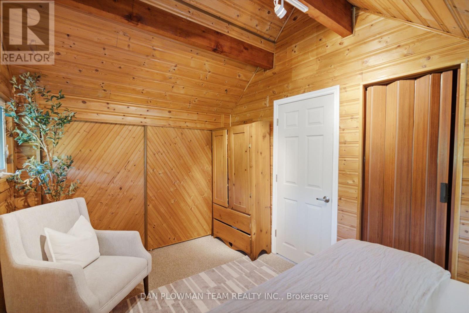 9 Valley Road, Cavan Monaghan, ON - Indoor Photo Showing Bedroom