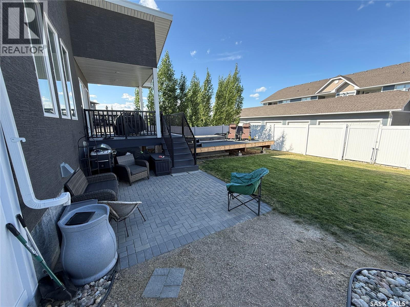 4142 A/B Green Olive Way E, Regina, SK