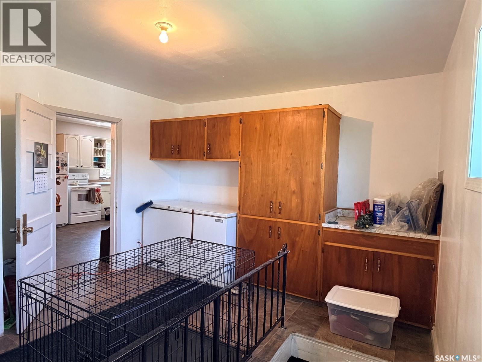 252 Railway Avenue, Forget, SK - Indoor