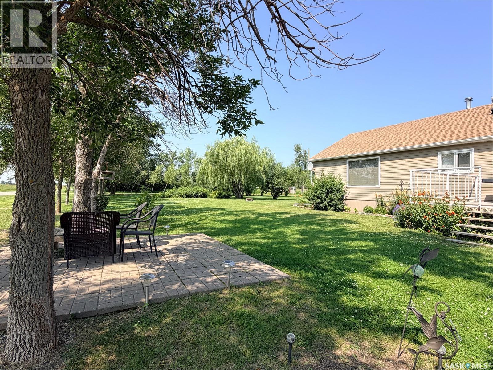 252 Railway Avenue, Forget, SK - Outdoor