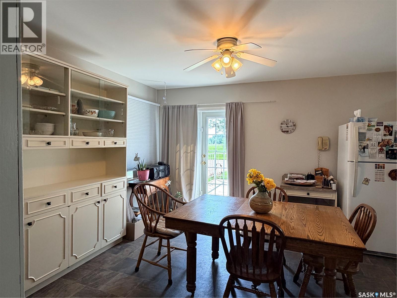 252 Railway Avenue, Forget, SK - Indoor Photo Showing Dining Room