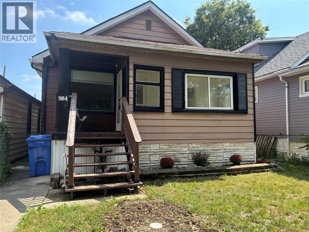 984 Ellrose, Windsor, ON - Outdoor