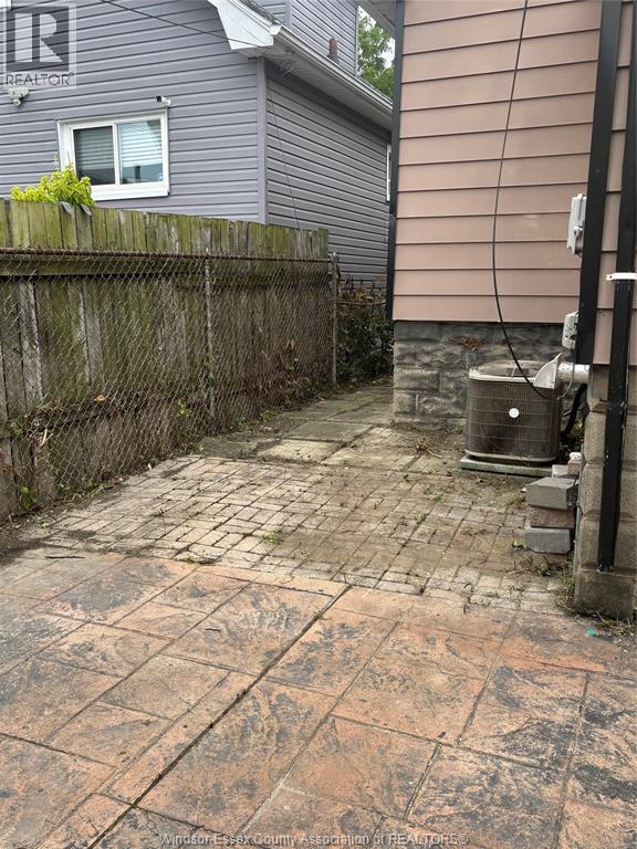 984 Ellrose, Windsor, ON - Outdoor