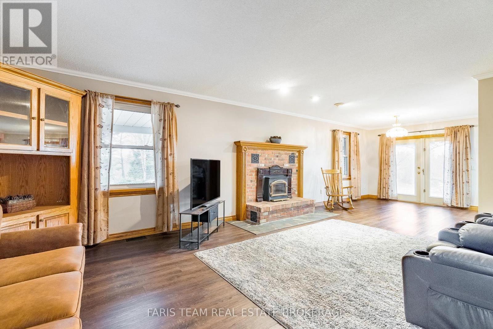 301 Concession 4 Road E, Tiny, ON