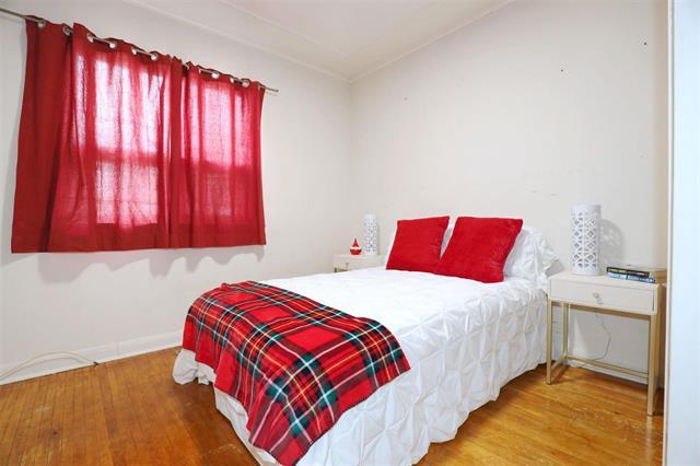 31 Moore Ave, Winnipeg, MB - Indoor Photo Showing Bedroom