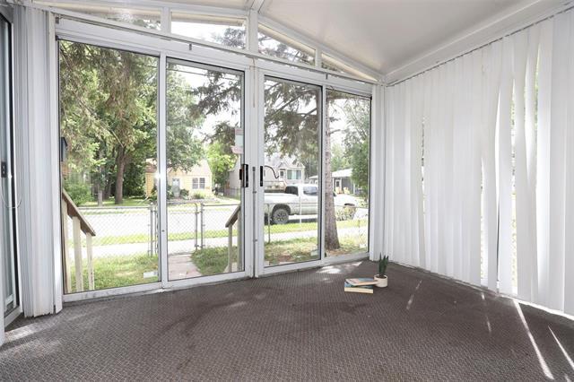 31 Moore Ave, Winnipeg, MB - Indoor Photo Showing Other Room