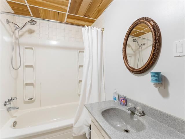 28 Lakeview Dr, Alexander, MB - Indoor Photo Showing Bathroom