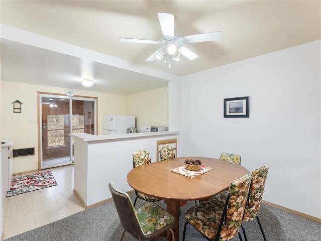 28 Lakeview Dr, Alexander, MB - Indoor Photo Showing Dining Room