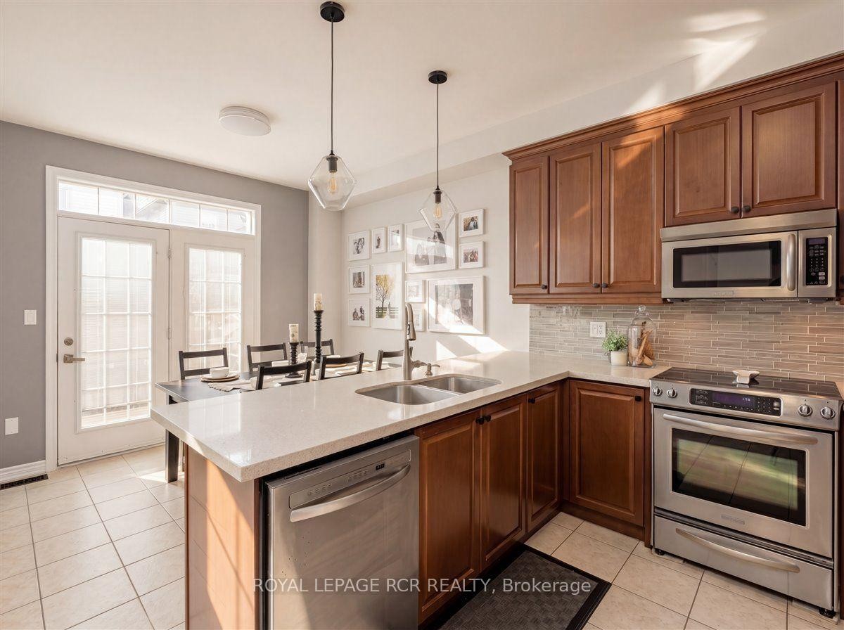 4 Gamble Drive, Ajax, ON - Indoor Photo Showing Kitchen With Stainless Steel Kitchen With Double Sink With Upgraded Kitchen