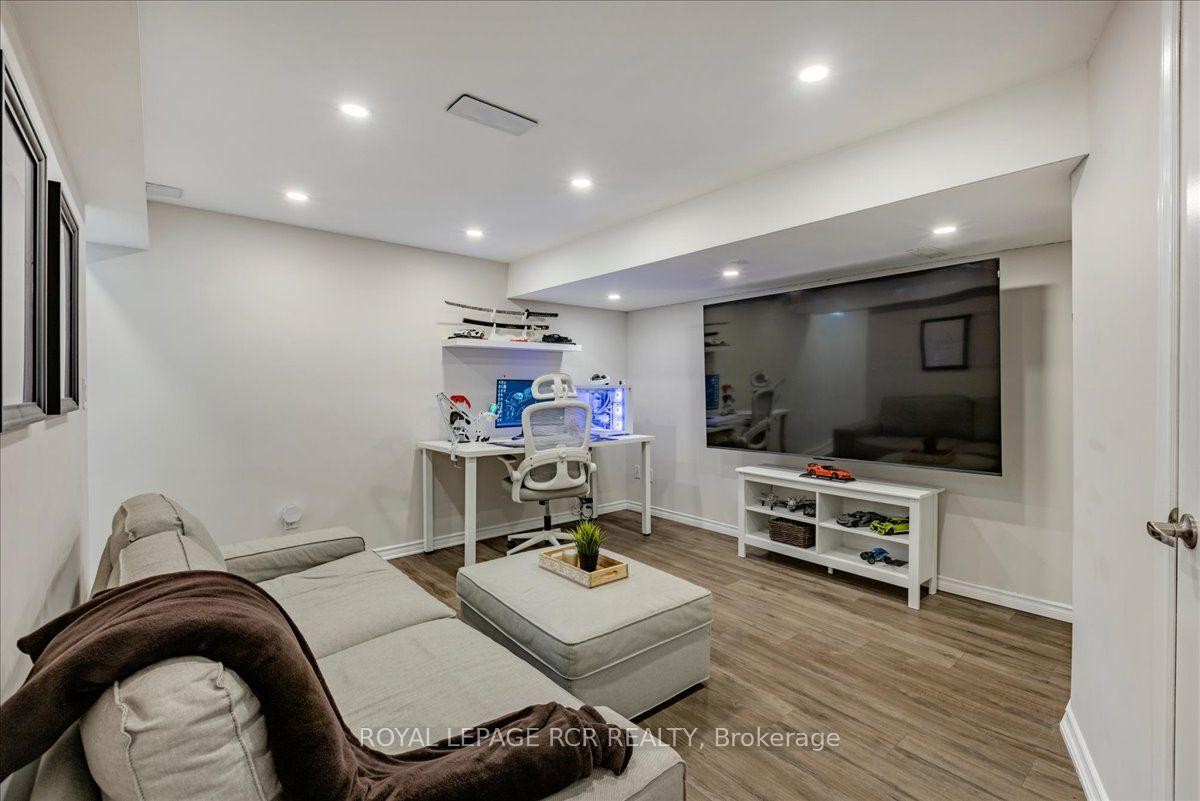 4 Gamble Drive, Ajax, ON - Indoor