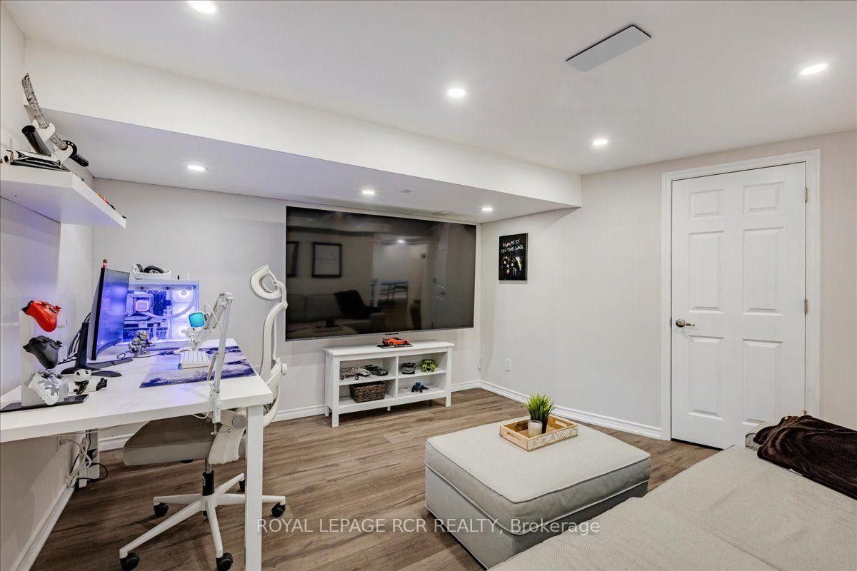 4 Gamble Drive, Ajax, ON - Indoor