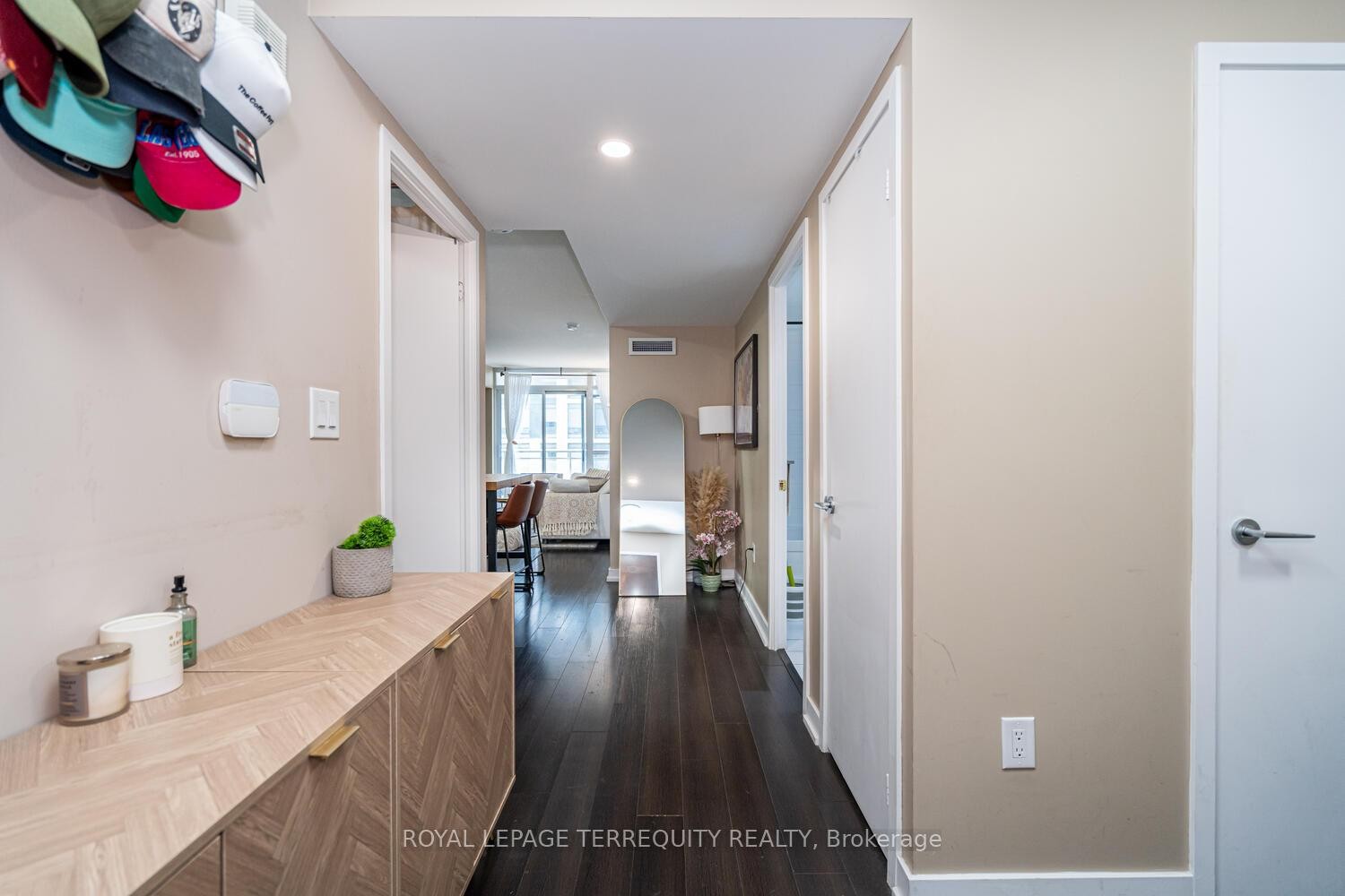 610-151 Dan Leckie Way, Toronto, ON - Indoor Photo Showing Other Room
