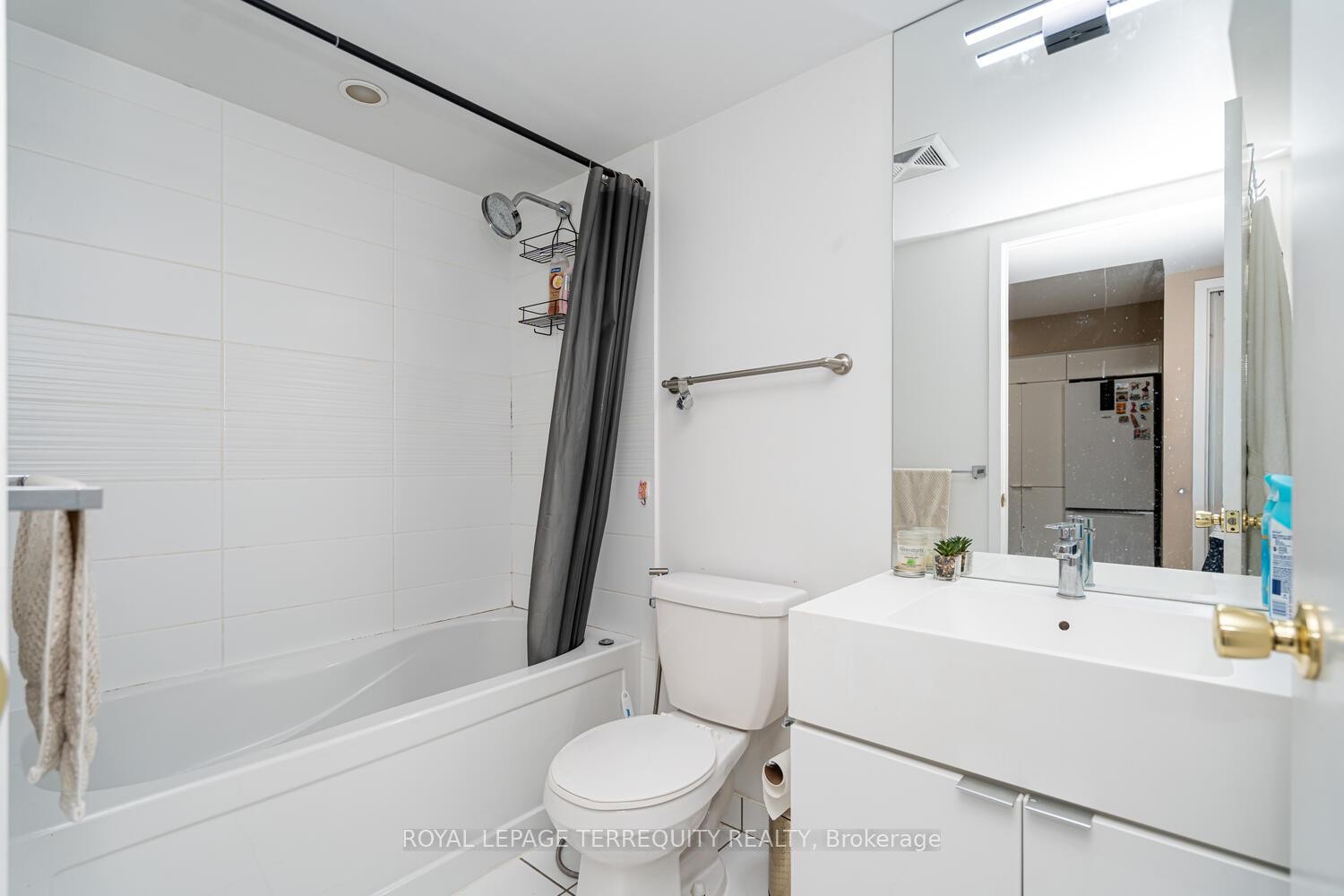 610-151 Dan Leckie Way, Toronto, ON - Indoor Photo Showing Bathroom