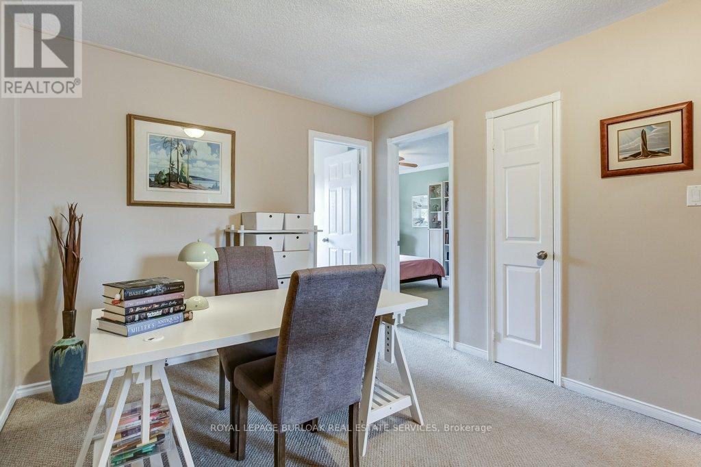 4 Edgewater Drive, Hamilton, ON - Indoor