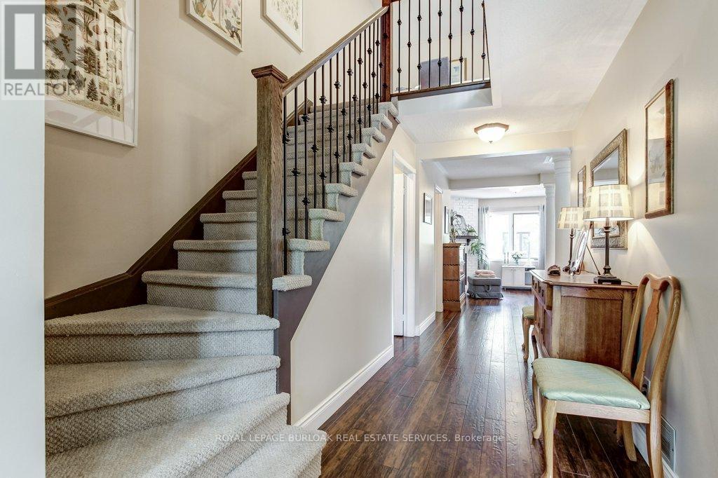4 Edgewater Drive, Hamilton, ON - Indoor Photo Showing Other Room
